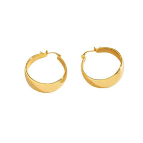 Brinco Liso Luxuoso Banhado a Ouro 18k